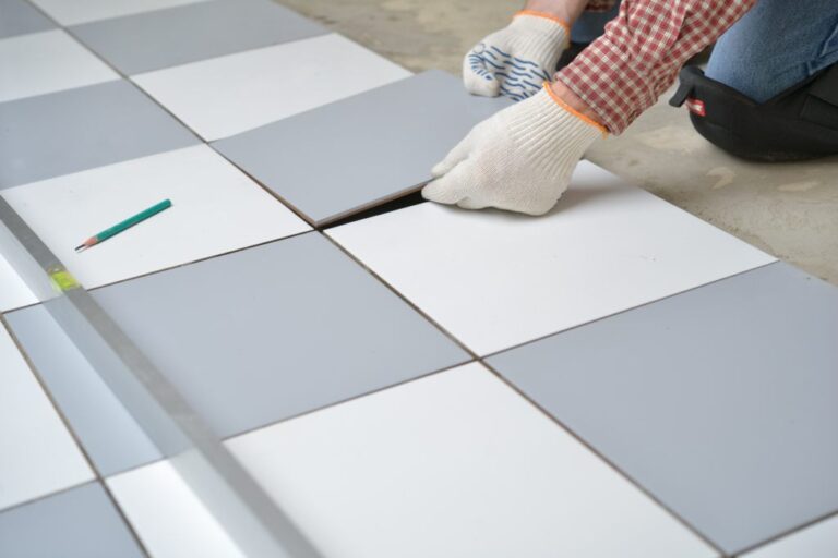 0205090001-1-Tiling-Work-Installation-shutterstock_196421168